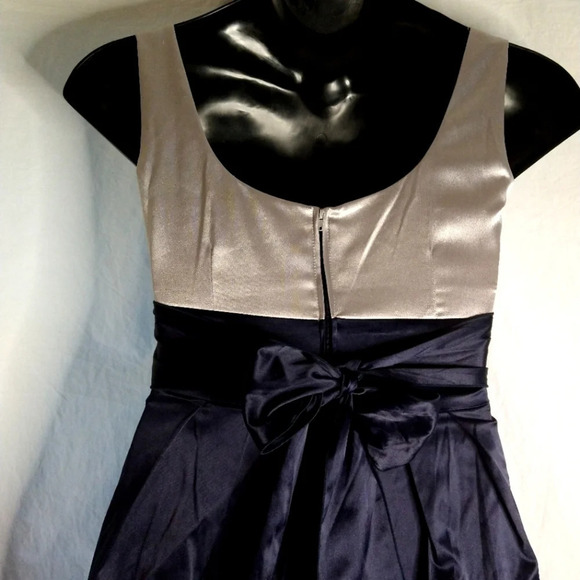 Pretty Silver and Midnight Blue Event Dress EUC ❤️ - Picture 10 of 15
